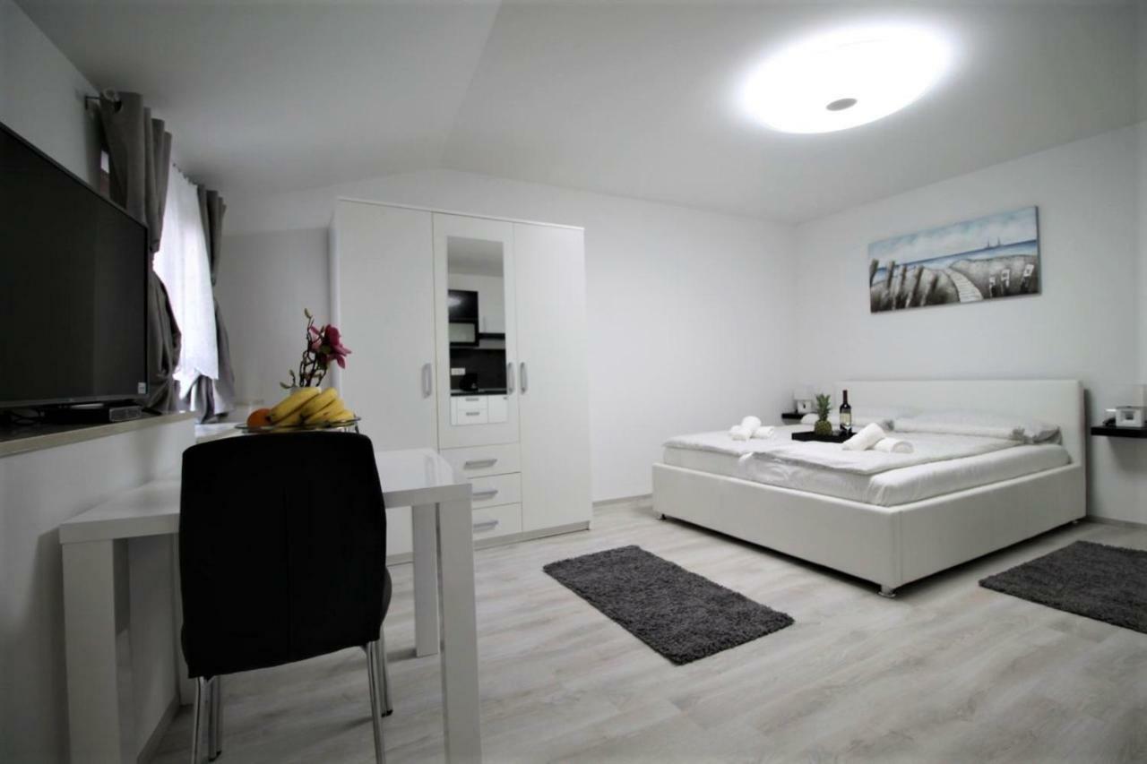 Arbel Apartments 포레치 외부 사진
