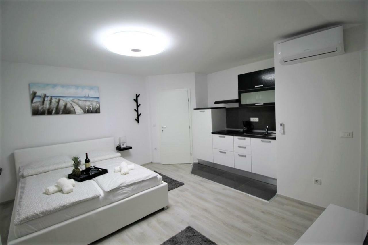 Arbel Apartments 포레치 외부 사진