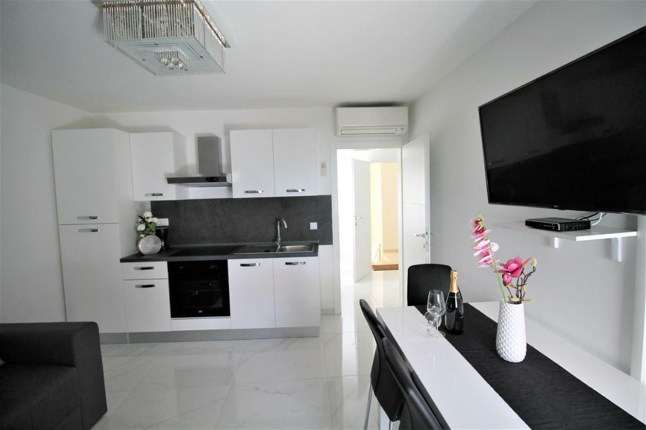 Arbel Apartments 포레치 외부 사진